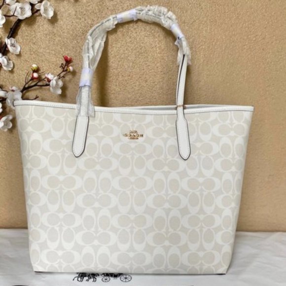coach city tote with signature - Picture 1 of 7